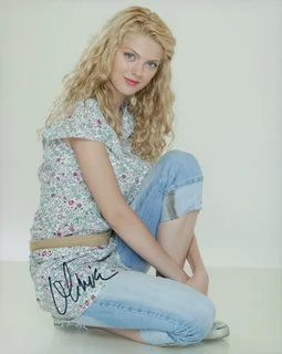 Olivia Nita autograph