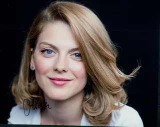 Olivia Nita autograph