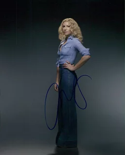 Ari Graynor autograph