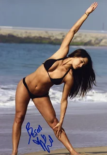 Nikki Bella autograph