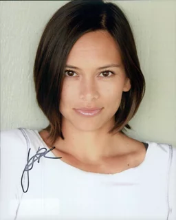 Sonya Balmores autograph