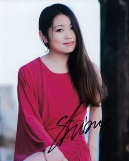 Shiori Ideta autograph