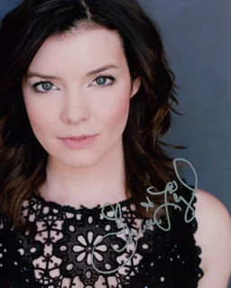 Cherami Leigh autograph