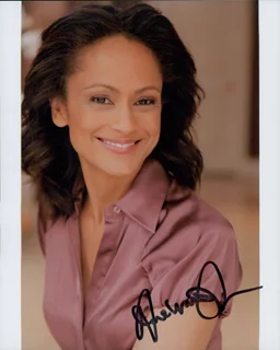 Anne-Marie Johnson autograph