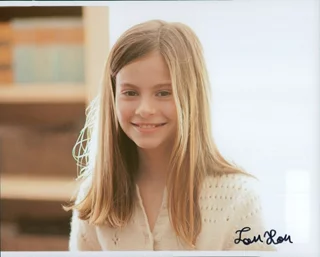 Lou Lou Safran autograph