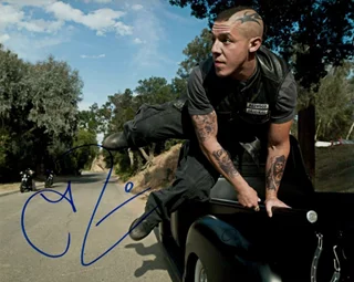 Theo Rossi autograph