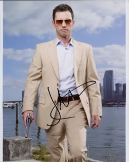 Jeffrey Donovan autograph