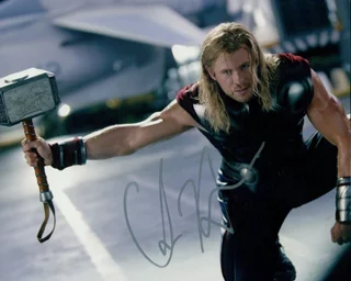 Chris Hemsworth autograph