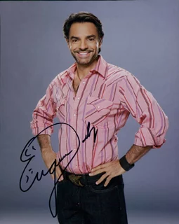 Eugenio Derbez autograph