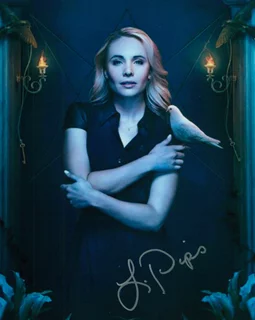 Leah Pipes autograph
