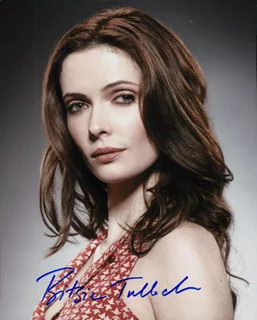 Bitsie Tulloch autograph