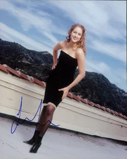 Leelee Sobieski autograph