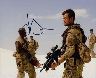 Josh Duhamel autograph