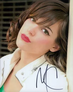 Maddisyn Carter autograph