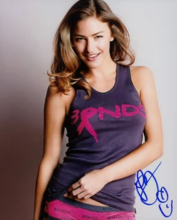 Tabrett Bethell autograph