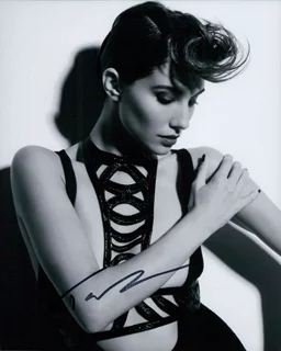 Tamara Feldman autograph