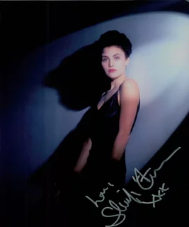 Sherilyn Fenn autograph