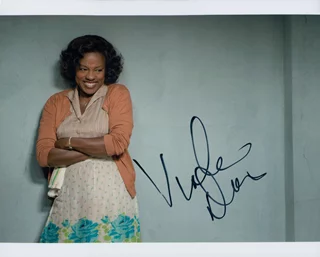 Viola Davis autograph