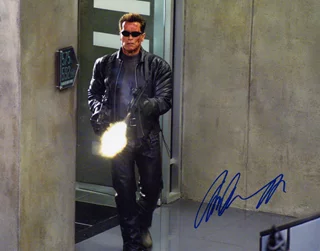 Arnold Schwarzenegger autograph
