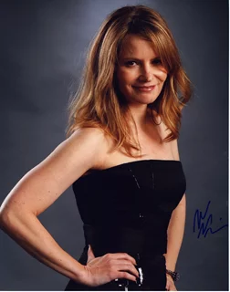 Jennifer Jason Leigh autograph