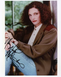 Mary Elizabeth Mastrantonio autograph