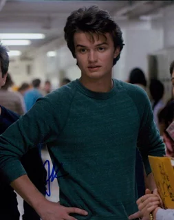 Joe Keery autograph