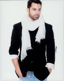 Adrian Bellani autograph