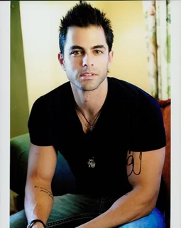 Adrian Bellani autograph