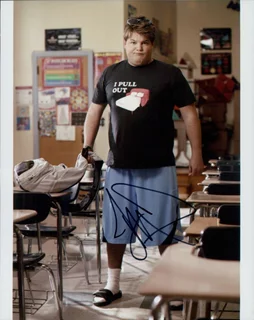 Jareb Dauplaise autograph