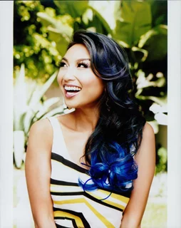 Jeannie Mai autograph