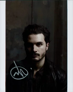 Michael Malarkey autograph