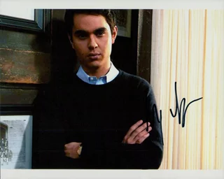 Max Minghella autograph