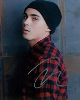 Tyler Alvarez autograph