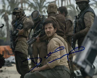 Diego Luna autograph