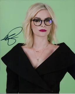 Kelly Oxford autograph