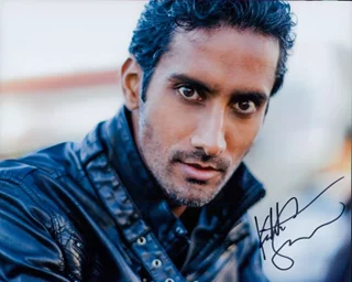 Karthik Srinivasan autograph
