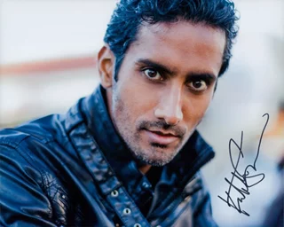 Karthik Srinivasan autograph
