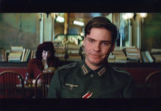 Daniel Bruhl autograph