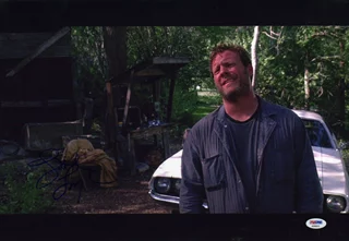 Jonathan Loughran autograph