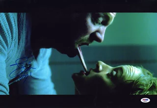 Jonathan Loughran autograph