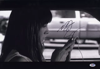 Mary Elizabeth Winstead autograph