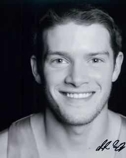 Alex MacNicoll autograph