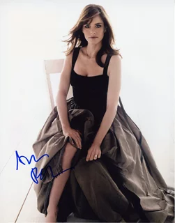 Amanda Peet autograph