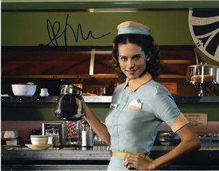 Lyndsy Fonseca autograph