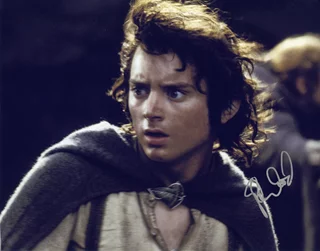 Elijah Wood autograph