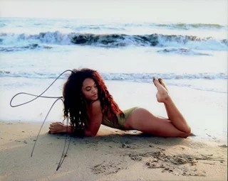 Kiersey Clemons autograph