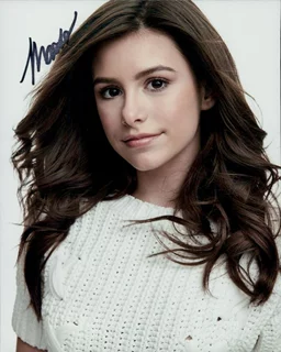 Madisyn Shipman autograph