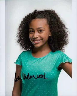 Lexi Underwood autograph