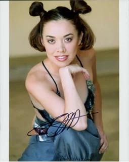 Tara Platt autograph