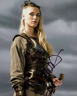 Gaia Weiss autograph